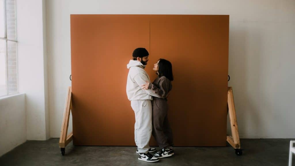 A couple saying hi to each other.
